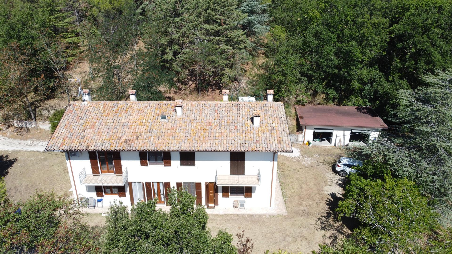   House with a beautiful dominant location