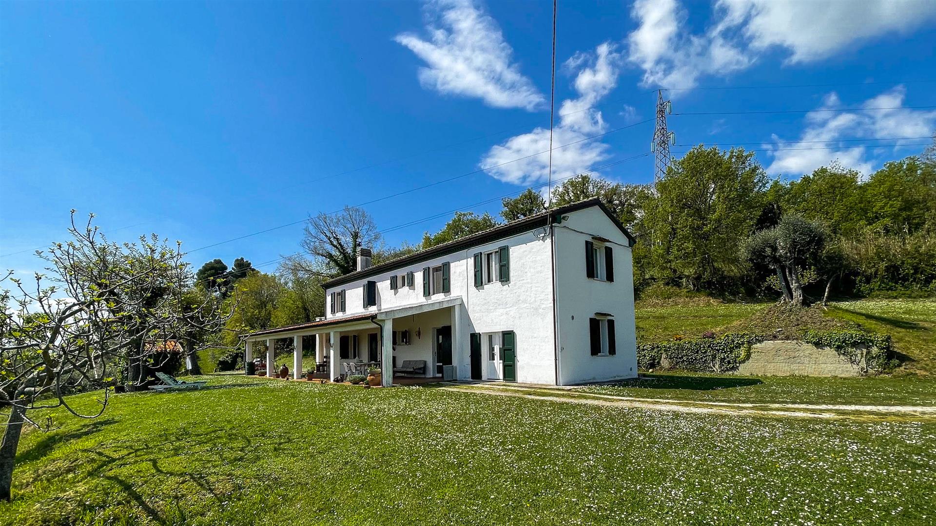 Restored farmhouse between Fano and Pesaro 