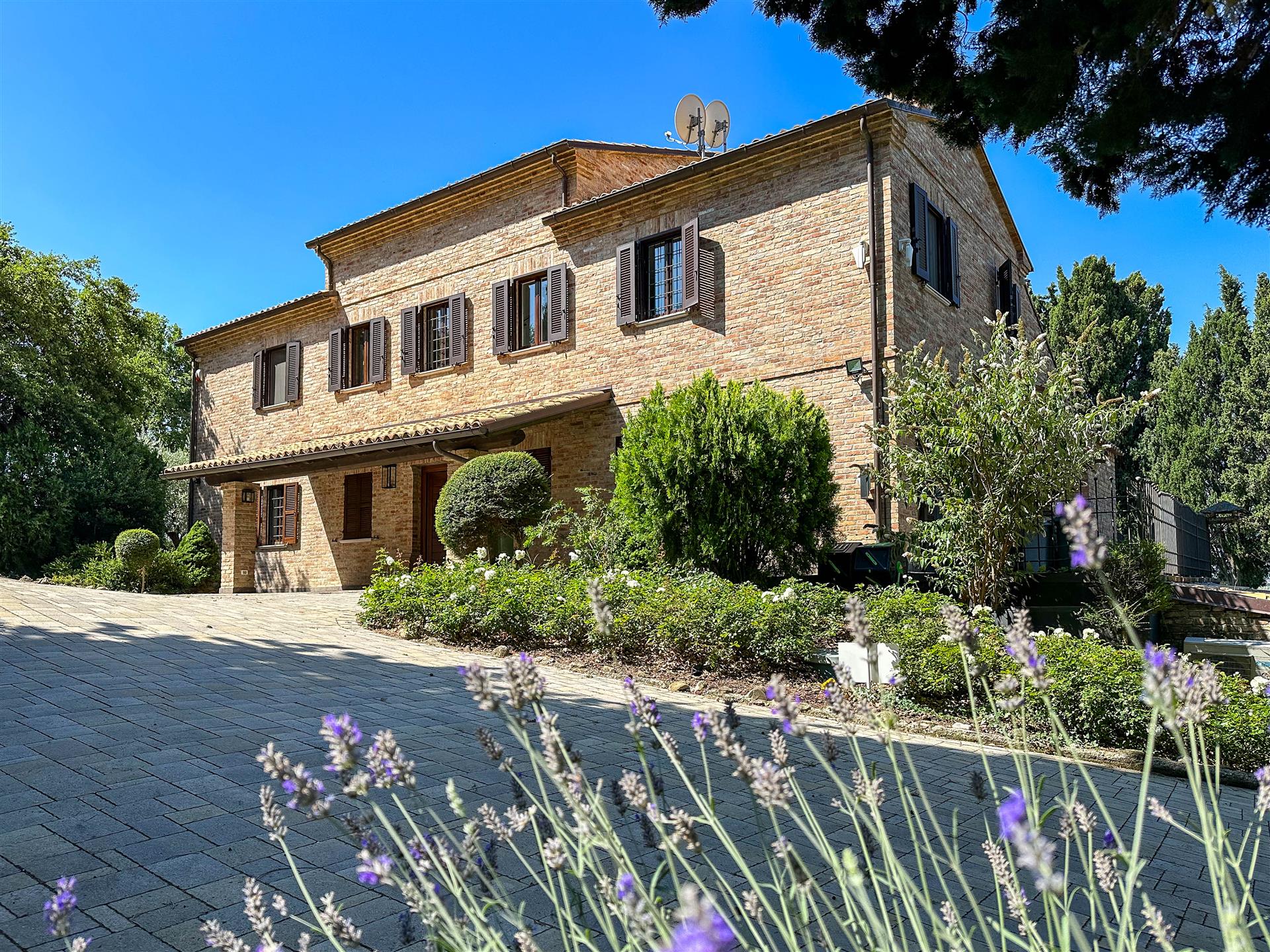 Beautiful Villa with swimming pool in Orciano
