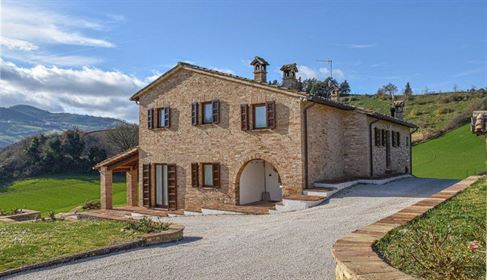 Country house located at 2km from  Urbania