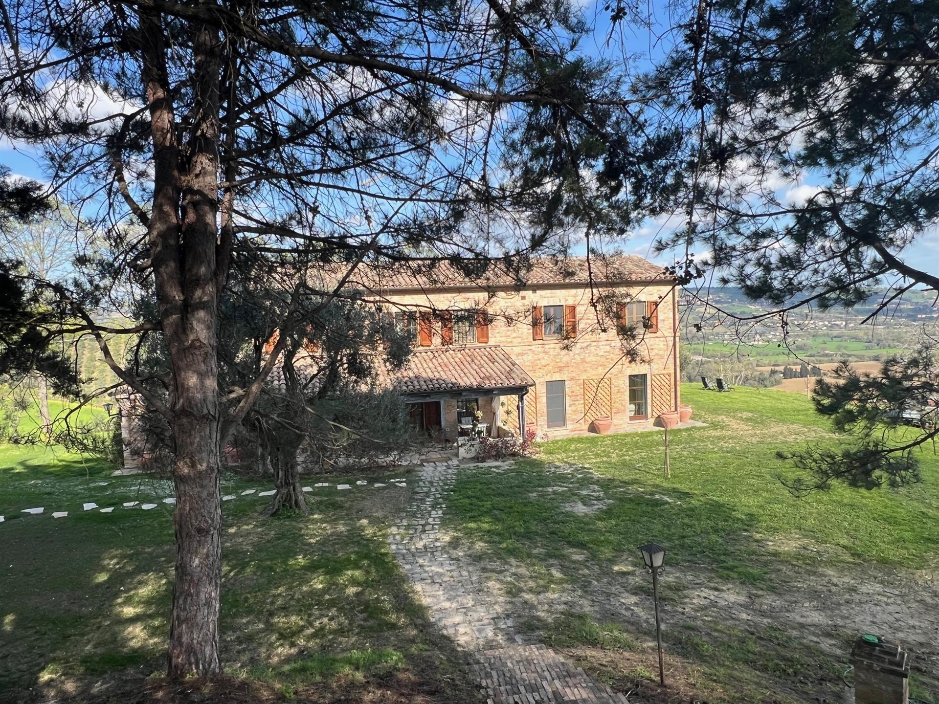 Luxury villa in the coutryside just a 15 minutes from Fano 