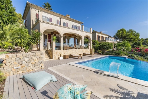 Beautiful villa with sea views and elevator in Sol de Mallorca