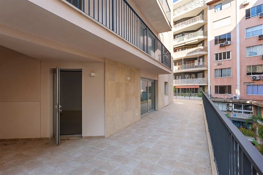 Large apartment at Plaza Olivar in the old town