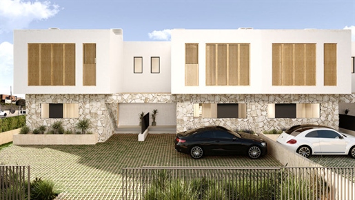 Casa adosada ecológica de nueva construcción cerca de la playa en Puerto Alcúdia