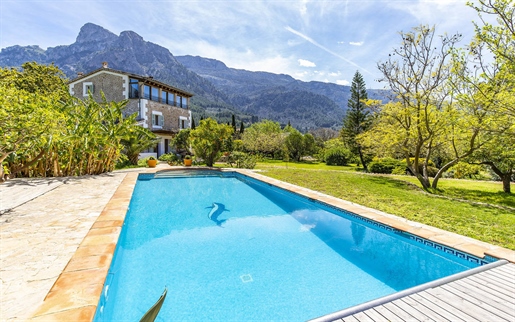 Charming finca with pool and guest house near Sóller