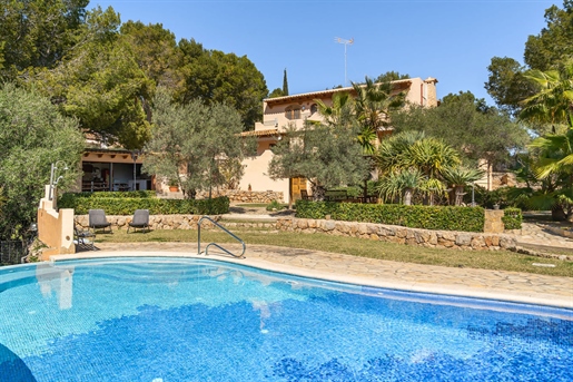 Mediterranean villa with holiday rental licence in Costa d´en Blanes
