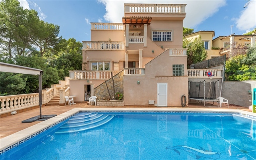 Villa mediterránea para renovar con piscina en Costa den Blanes