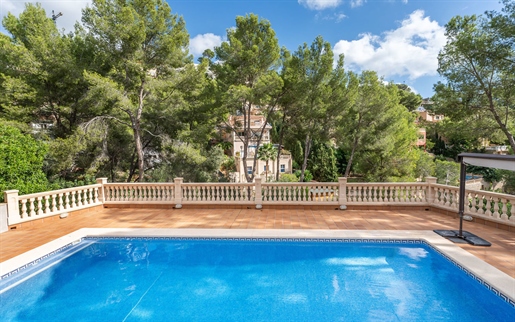 Mediterranean villa in need of renovation with pool in Costa den Blanes