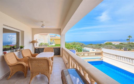 Renovated semi-detached house with pool and lovely sea views in Cala Blava