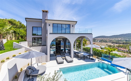 Designer villa with great sea views and pool in Santa Ponsa