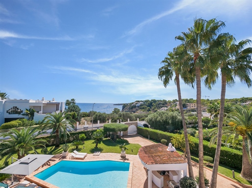 Villa in 2nd sea line with fantastic sea views in Sol de Mallorca