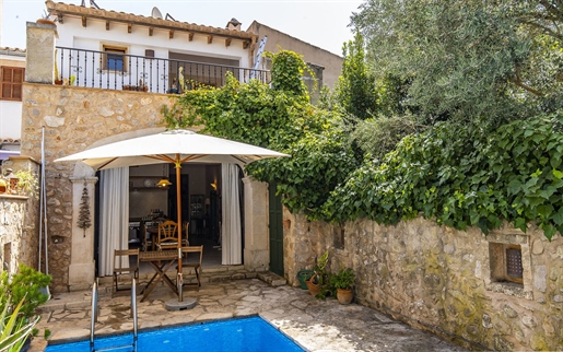 Bella, renovada casa de pueblo con piscina en Vilafranca de Bonany
