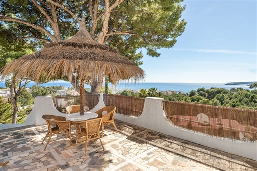 Pretty Mediterranean villa with pool and sea views in Costa d´en Blanes