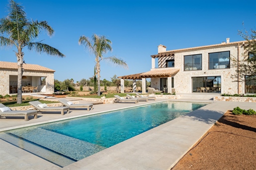 Modern newly built finca with pool, close to the beach in Cala Llombards