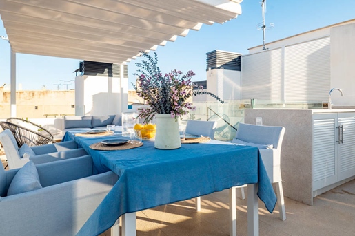 Exclusive penthouse with roof terrace in the old town of Palma