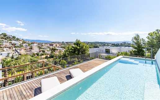 Exclusive newly built villa with two pools and greenery view in Génova, Palma