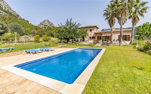 Fantastic finca with holiday licence in idyllic area of Bunyola
