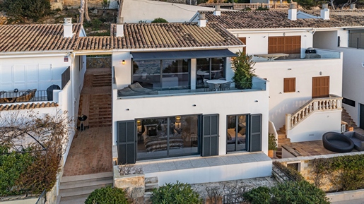 Luxurious terraced house in first sea line of Puerto Andratx