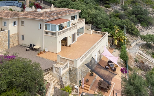 Well-Maintained villa with indoor pool and sea views in Costa de la Calma