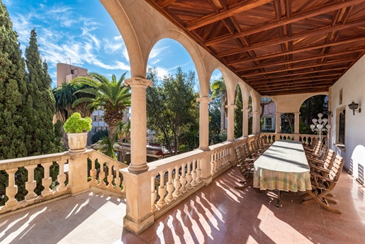 Belle villa classique de style majorquin avec piscine à Palma