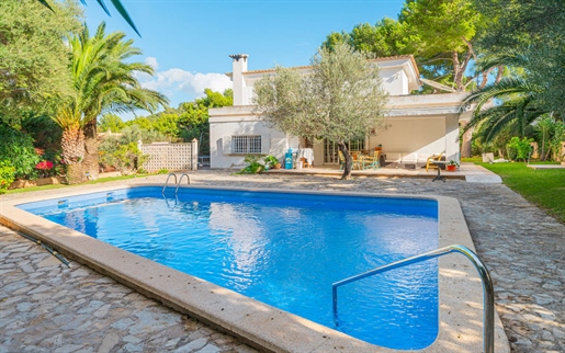 Mediterrane, renovierungsbedürftige Villa mit Pool in Nova Santa Ponsa