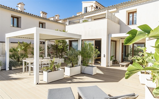 Luxueux appartement avec grande terrasse et piscine commune à Santa Maria