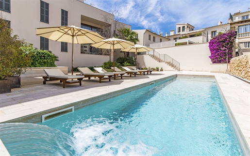 Lujoso apartamento con amplia terraza y piscina comunitaria en Santa Maria