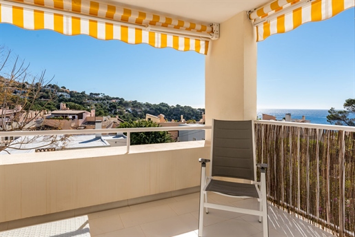 Appartement rénové avec vue partielle sur la mer à Santa Ponsa