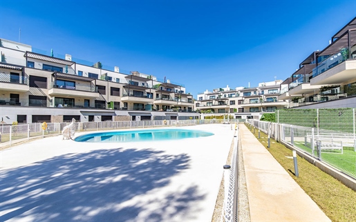Appartement moderne avec jardin et piscine communautaire à Santa Ponsa