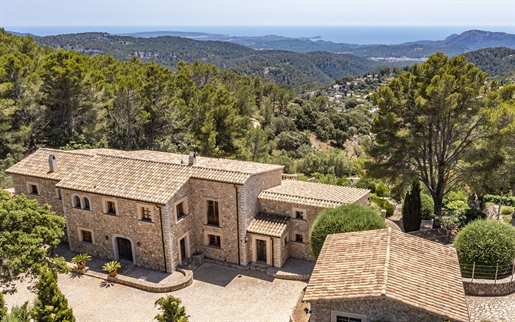 Unique stone finca with indoor pool and panoramic views in Galilea