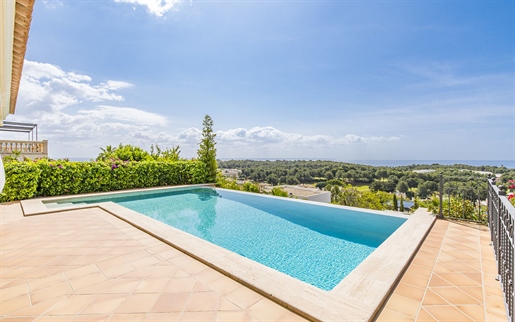 Exclusieve villa met zwembad en prachtig uitzicht op zee in Bendinat