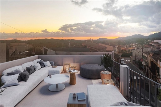 Unique investment property with roof terrace and panoramic views in the heart of Calviá