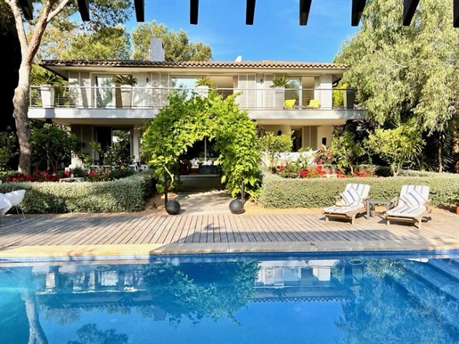 Villa con piscina y jardín mediterráneo en Sol de Mallorca