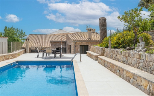 Hermosa casa adosada con piscina y licencia de alquiler de vacaciones en Caimari
