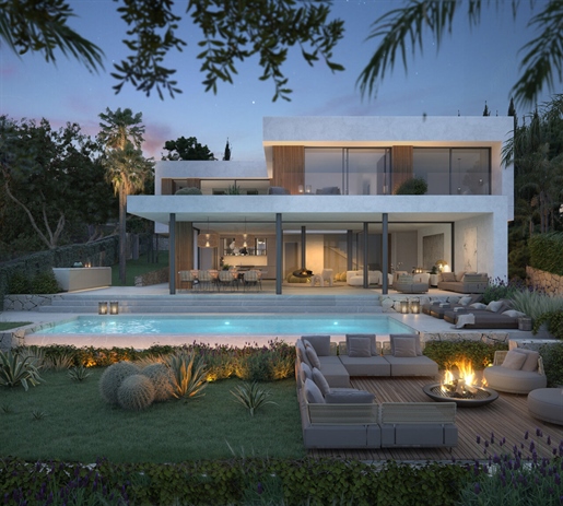 Terrain avec un projet de villa moderne avec piscine à Santa Ponsa