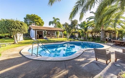 Chalet mediterráneo con piscina y casa de invitados en Marratxi