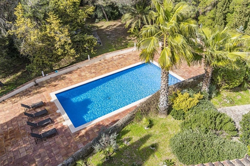 Bella villa mallorquina con piscina con vistas al bosque en Palma