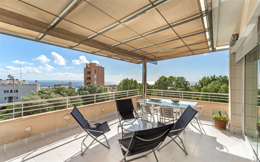 Superbe penthouse avec vue sur la mer et piscine privée à Palma