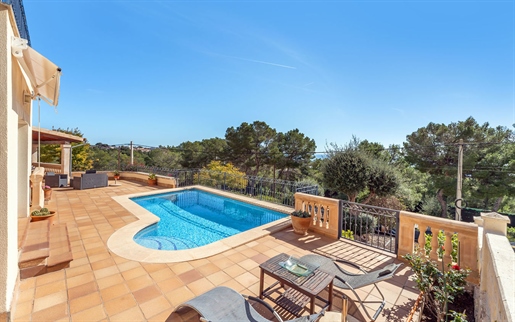 Mediterrane villa met uitzicht op zee en zwembad op een rustige locatie in Costa d'en Blanes