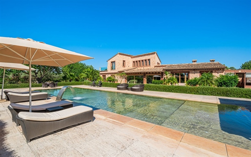 Luxurious finca with guest house, pool and lots of privacy in Llucmajor