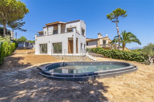 Sunny newly built villa with pool and wide views in El Toro