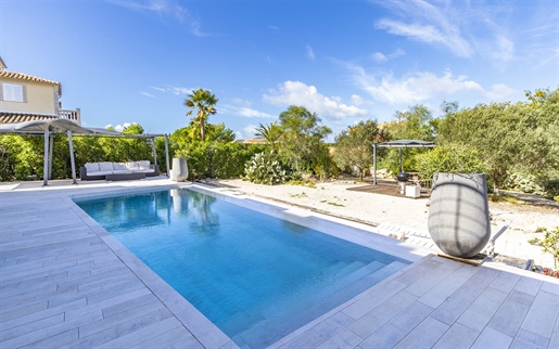 Villa moderne avec piscine et licence de location de vacances à Sa Torre