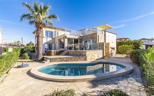 Bright sea view villa with pool in Badia Blava