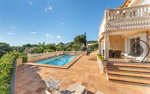 Fantastische Villa mit Gästeapartment und Teilmeerblick in Costa d'en Blanes