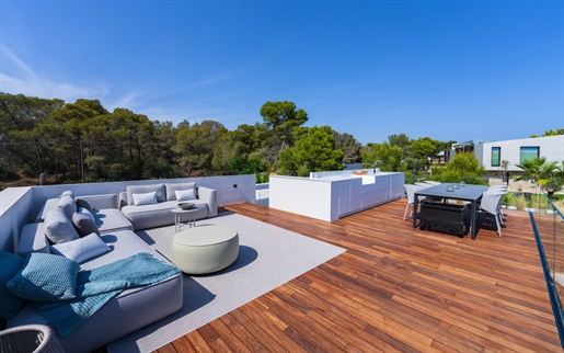 Top newly built luxury villa with pool and partial sea views in Cala Vinyes