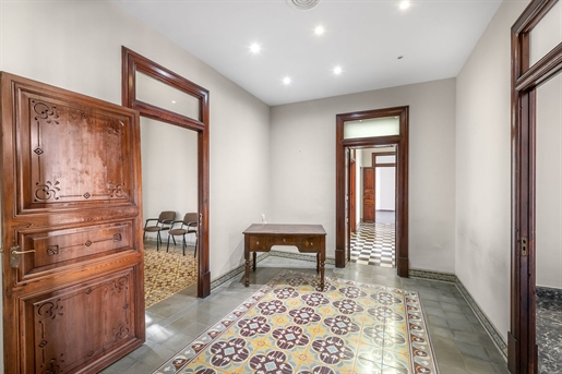 Antikes Apartment mit historischen Elementen in der Altstadt von Palma