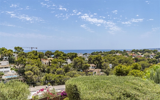 Luxuriöse Villa mit Pool und Panoramablick auf das Meer in Portals Nous