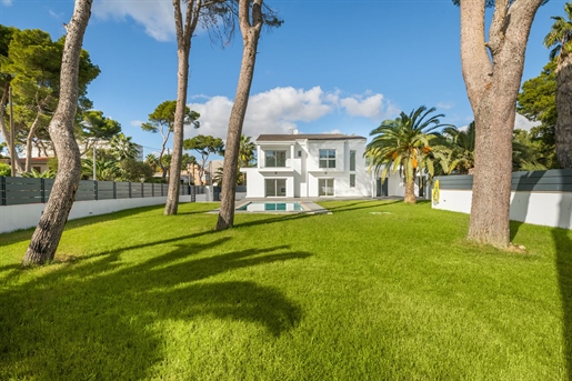 Villa moderne indépendante avec piscine sur la Playa de Palma