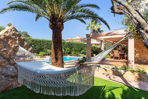 Mediterrane villa met zwembad dichtbij zee in Sa Torre
