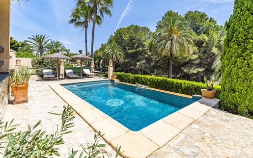 Villa bien entretenue avec piscine et à distance de marche de la mer Costa de la Calma